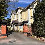 New Stunning Apartment By The Sea In Torquay